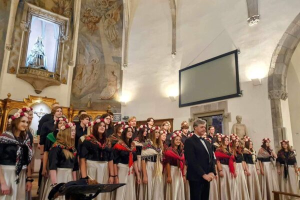 380531455_324455983436464_3380190809184218627_n